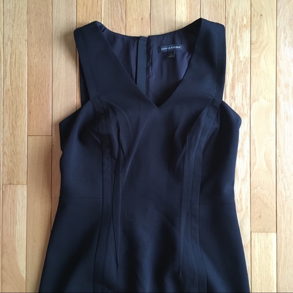 Banana Republic Black V Sheath Dress - Picture 8 of 8